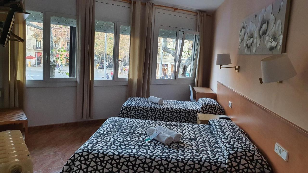 Hostal Rio De Castro Barcelona Zewnętrze zdjęcie