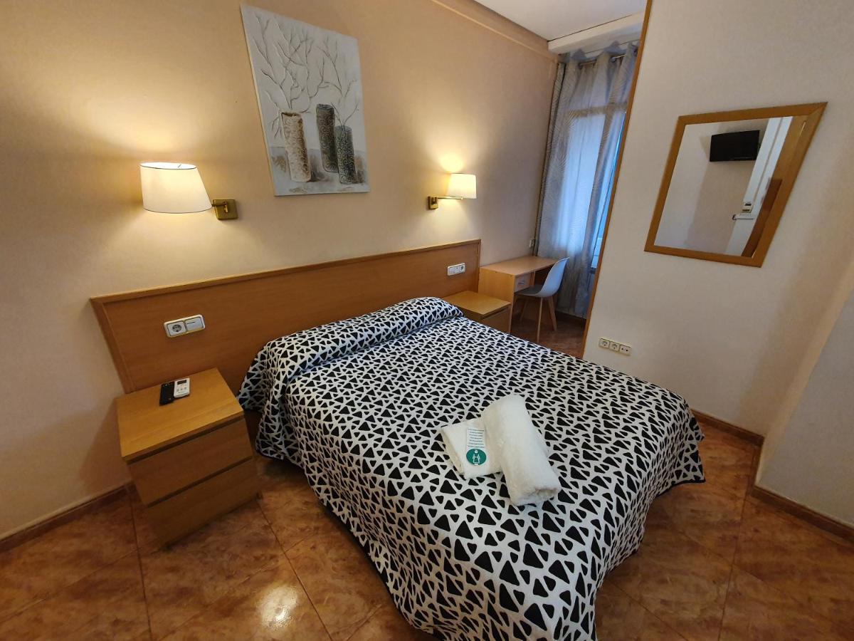 Hostal Rio De Castro Barcelona Zewnętrze zdjęcie