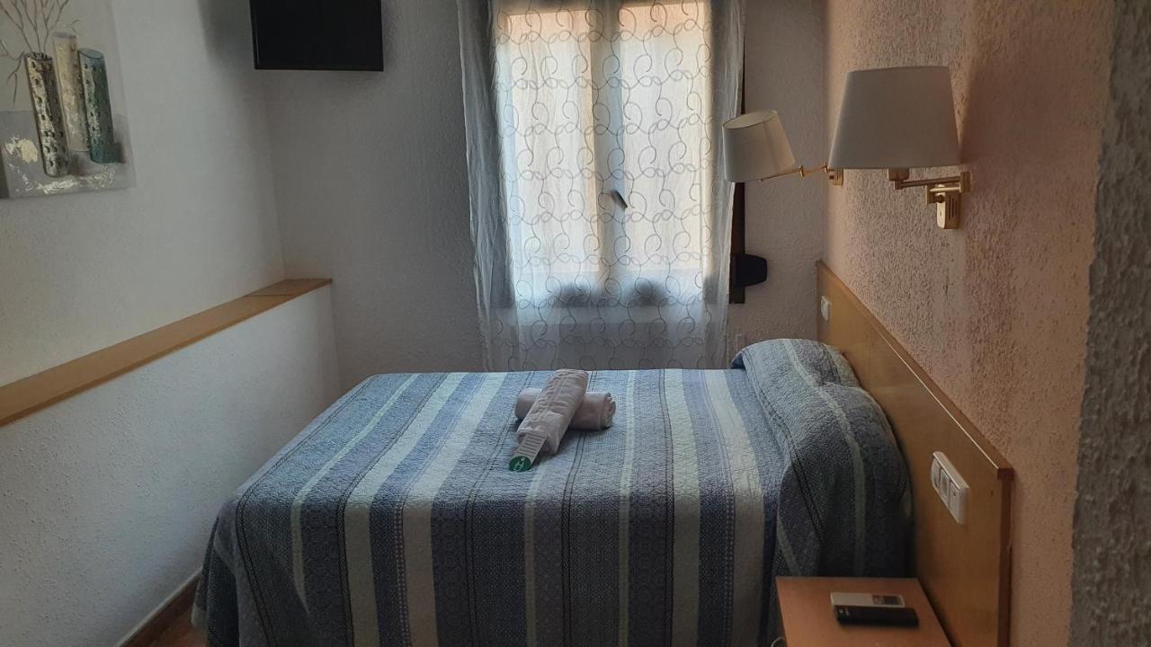 Hostal Rio De Castro Barcelona Zewnętrze zdjęcie