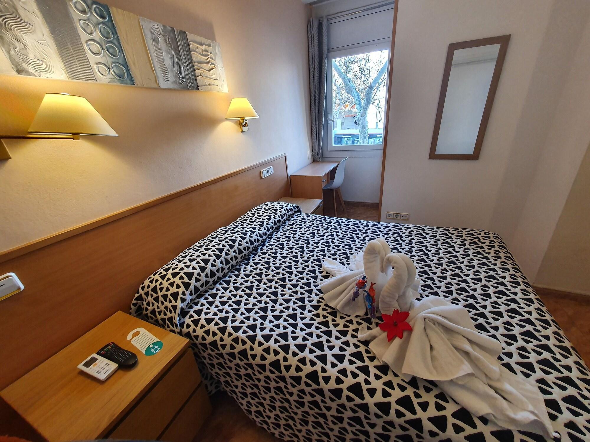Hostal Rio De Castro Barcelona Zewnętrze zdjęcie