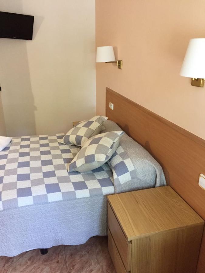 Hostal Rio De Castro Barcelona Zewnętrze zdjęcie